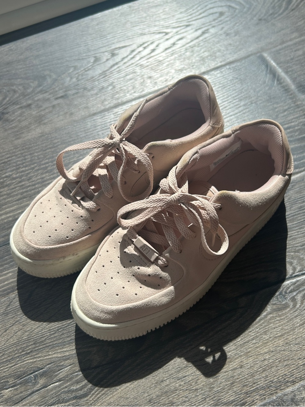 Nike Air Force 1 low suede sage barely pink